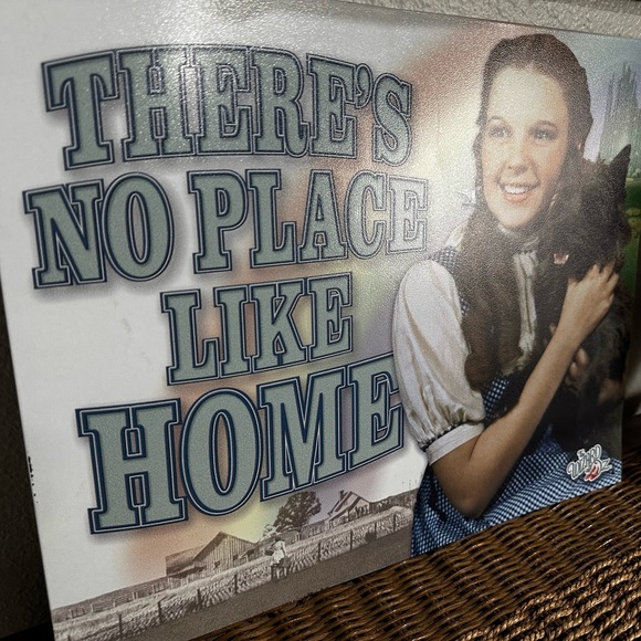 Dorothy Wizard Of Oz There’s No Place Like Home Sign Wall Art Collectibles Metal - Picture 6 of 6